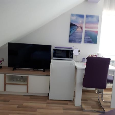 Iris Room & Apartment Szluin Kültér fotó