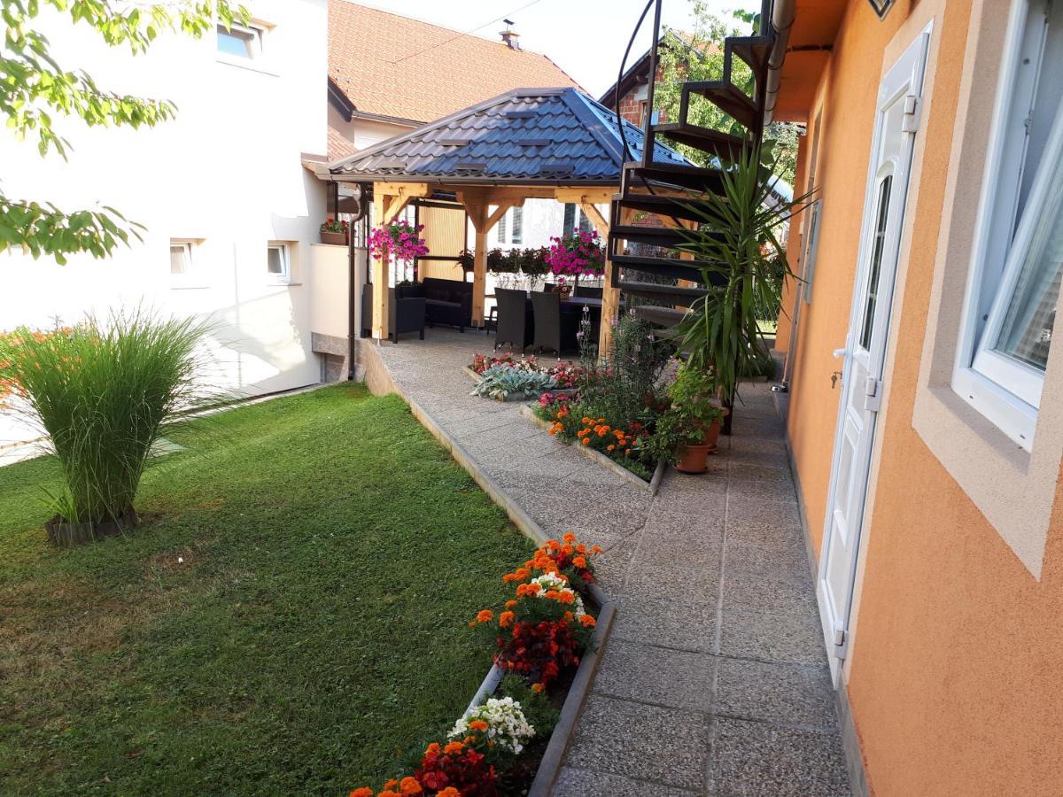 Iris Room & Apartment Szluin Kültér fotó