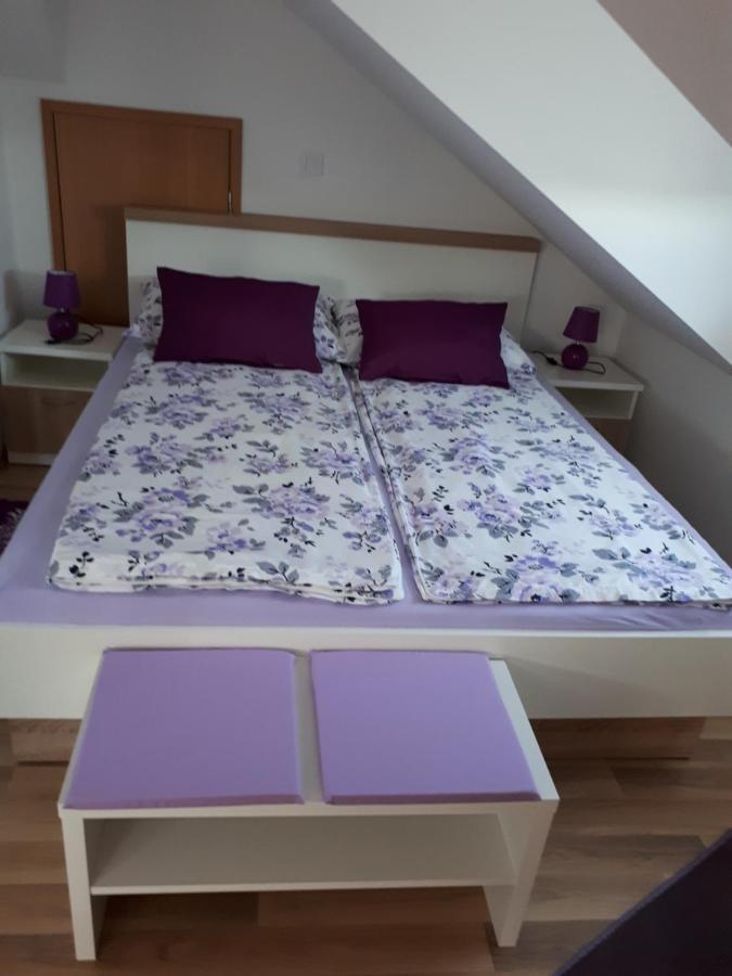 Iris Room & Apartment Szluin Kültér fotó