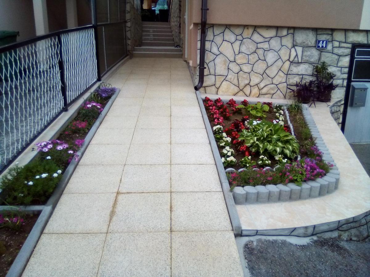 Iris Room & Apartment Szluin Kültér fotó