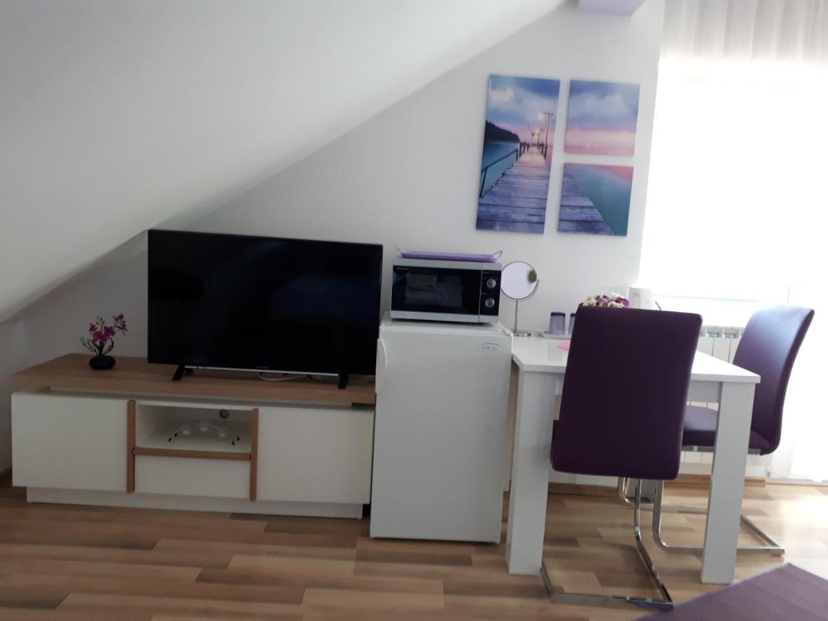 Iris Room & Apartment Szluin Kültér fotó