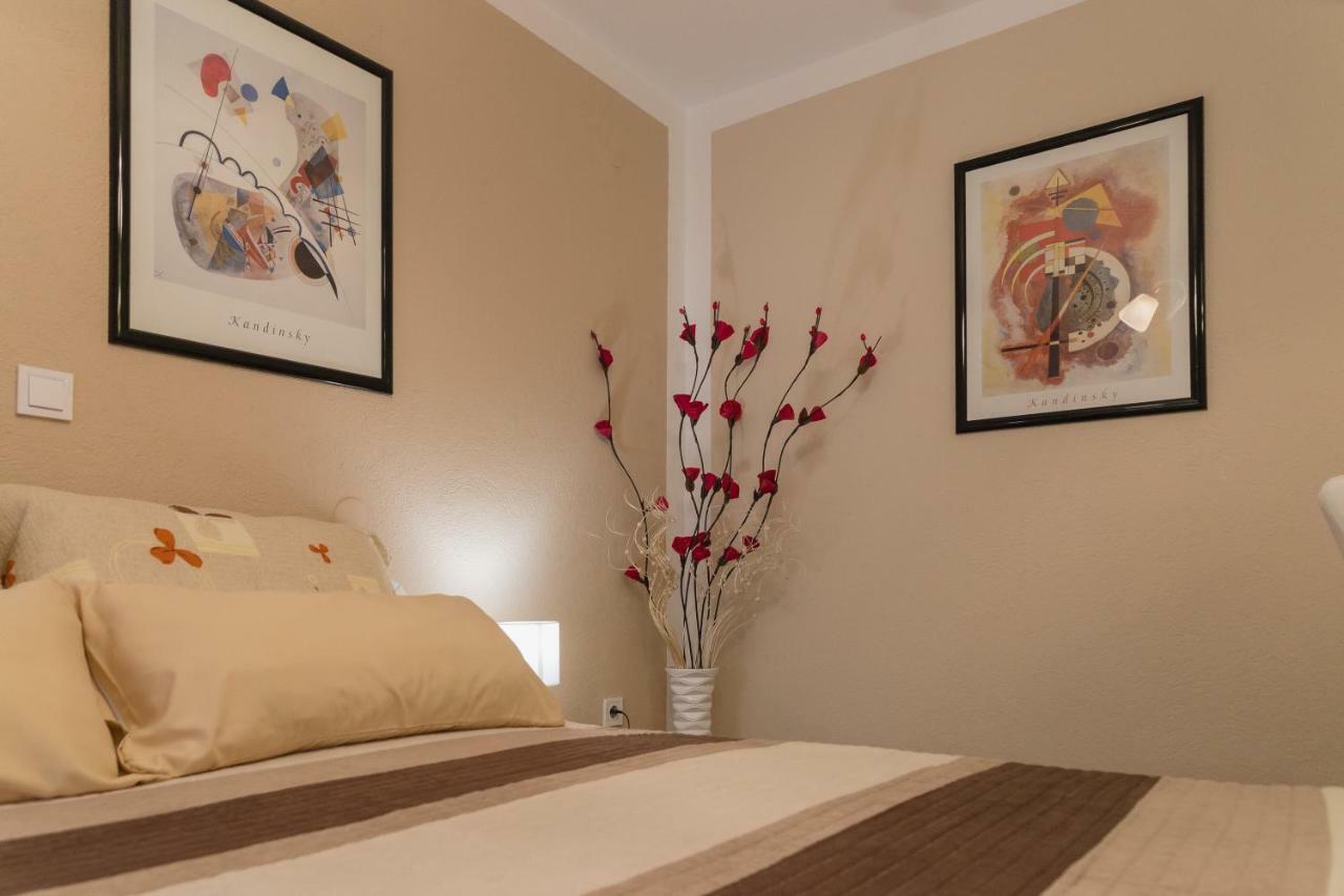 Iris Room & Apartment Szluin Kültér fotó