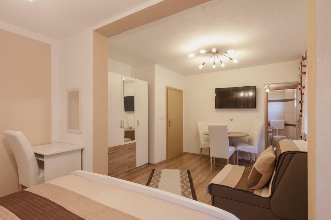 Iris Room & Apartment Szluin Kültér fotó