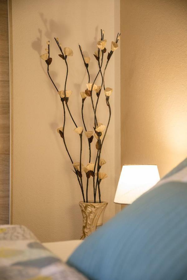 Iris Room & Apartment Szluin Kültér fotó