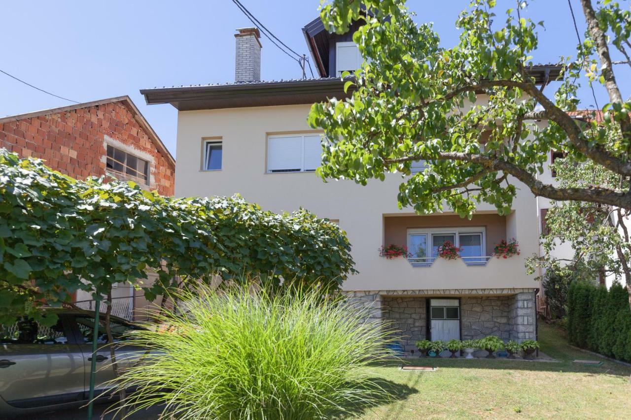 Iris Room & Apartment Szluin Kültér fotó