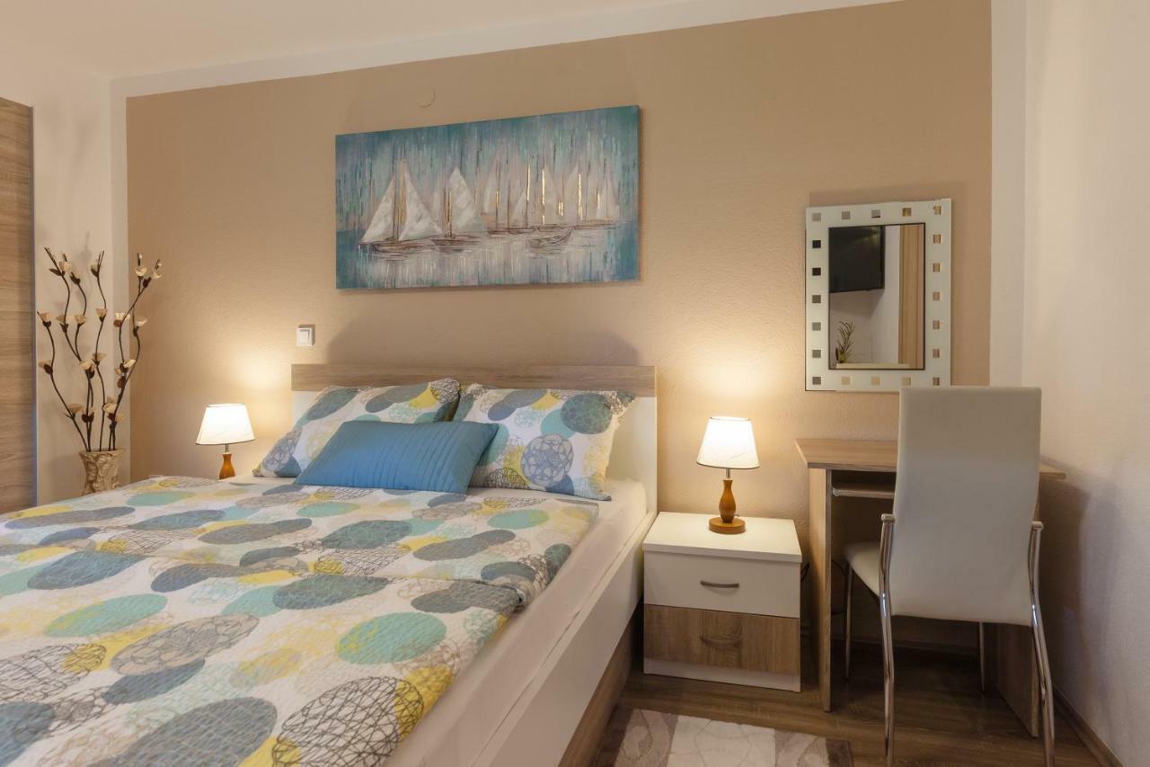 Iris Room & Apartment Szluin Kültér fotó