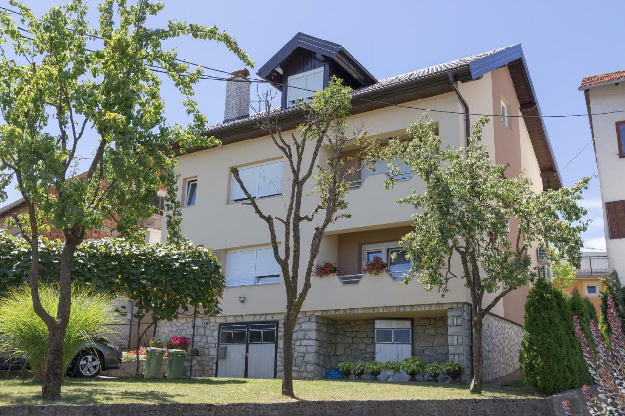 Iris Room & Apartment Szluin Kültér fotó