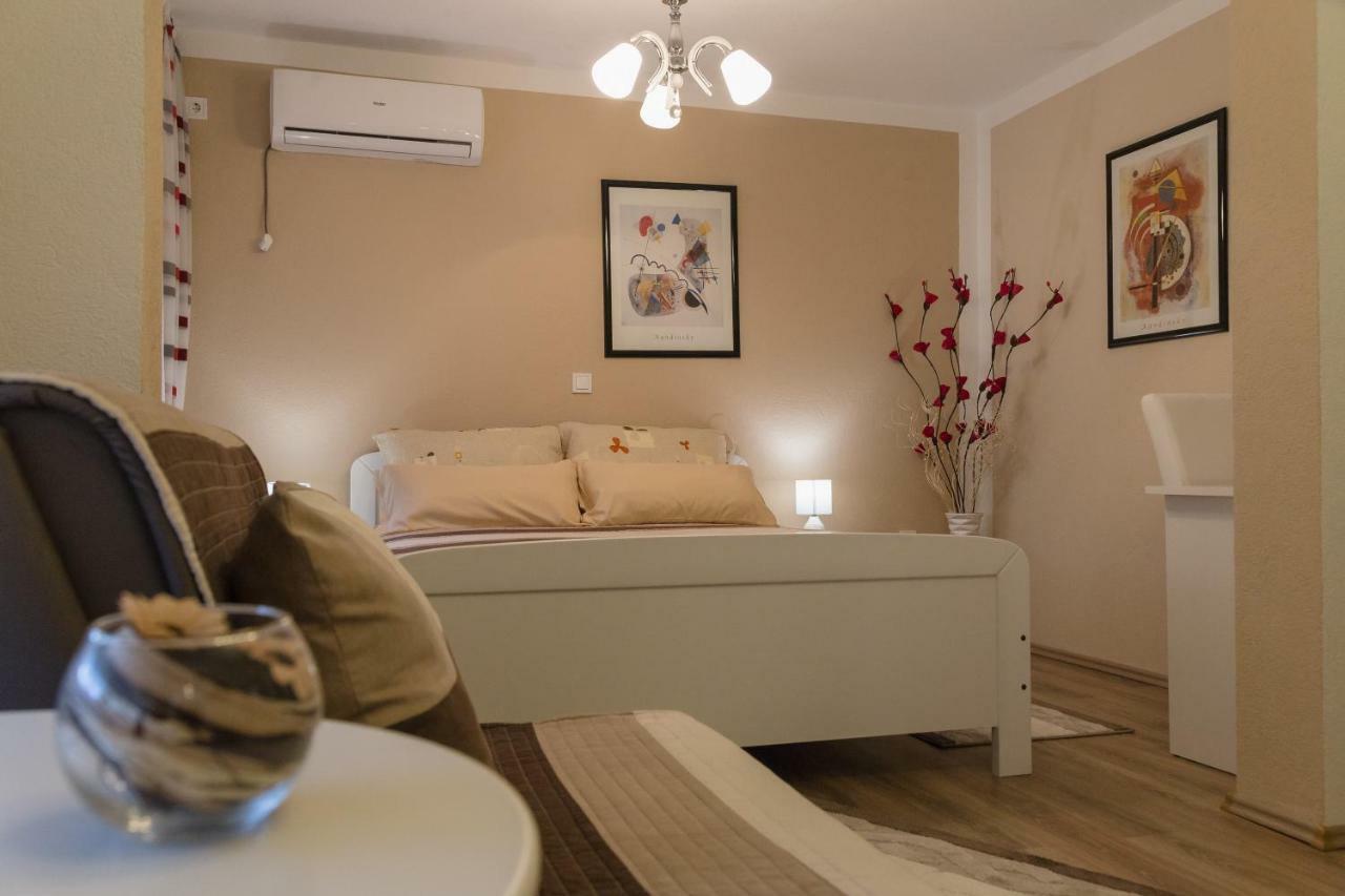 Iris Room & Apartment Szluin Kültér fotó