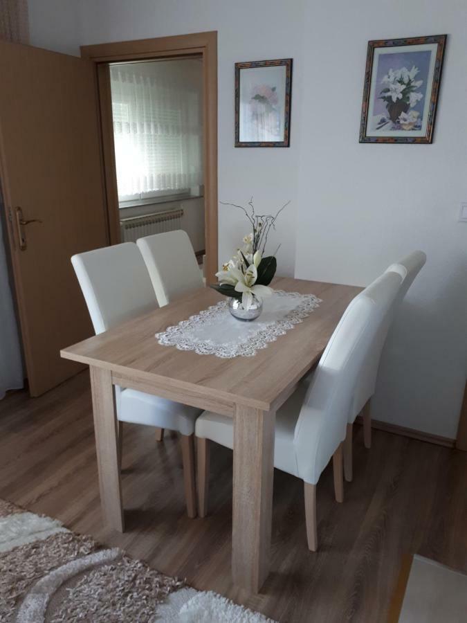 Iris Room & Apartment Szluin Kültér fotó