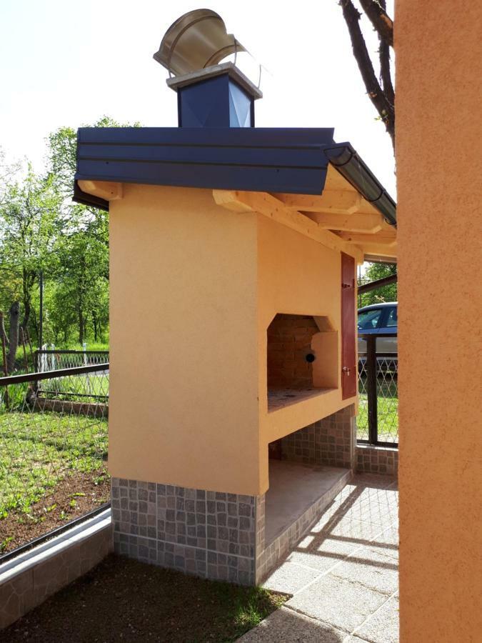 Iris Room & Apartment Szluin Kültér fotó