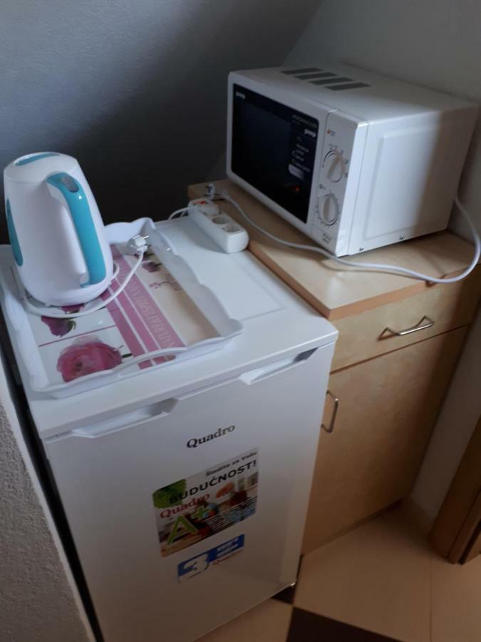 Iris Room & Apartment Szluin Kültér fotó