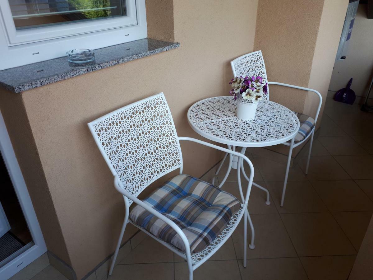 Iris Room & Apartment Szluin Kültér fotó