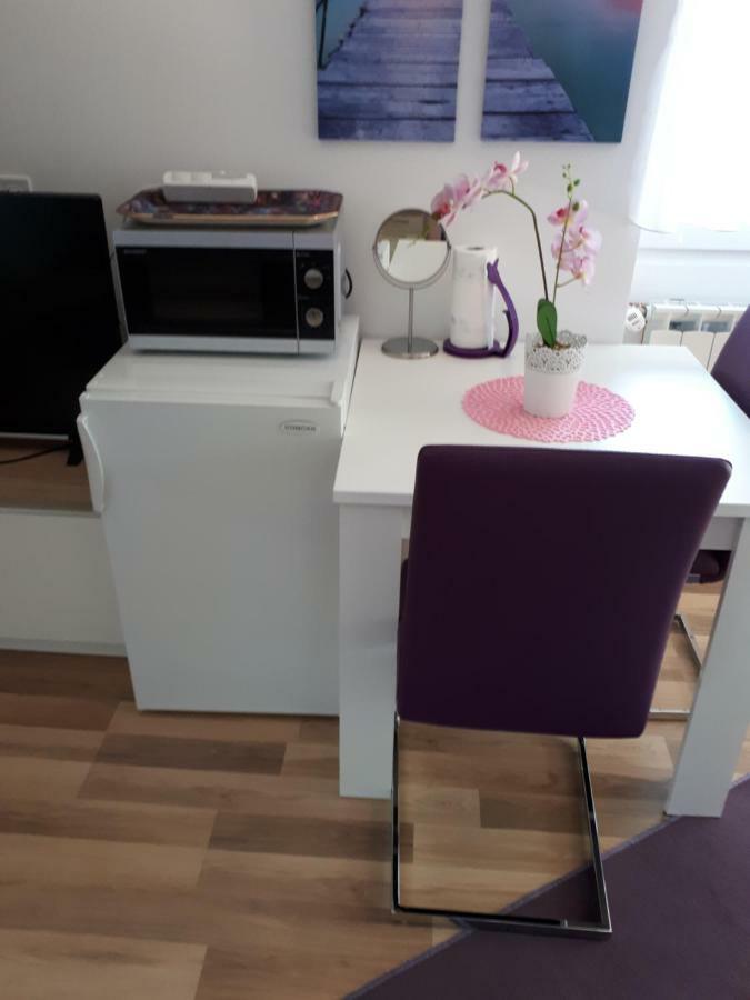 Iris Room & Apartment Szluin Kültér fotó