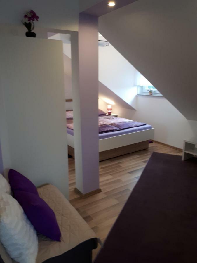 Iris Room & Apartment Szluin Kültér fotó