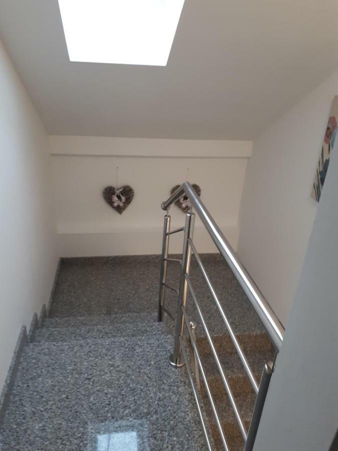 Iris Room & Apartment Szluin Kültér fotó