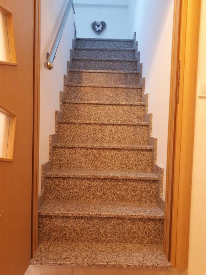 Iris Room & Apartment Szluin Kültér fotó